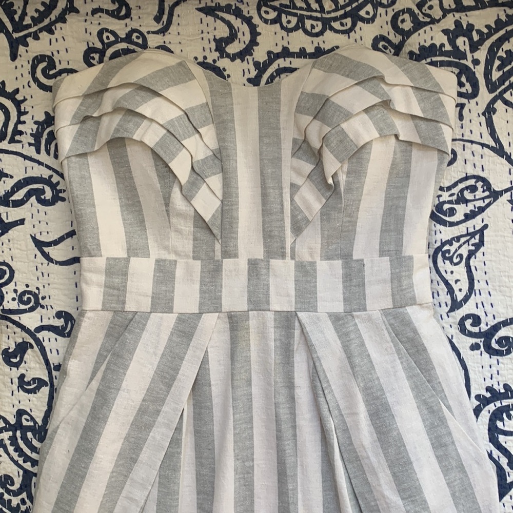 BCBGeneration Grey/White Strapless Mini Dress